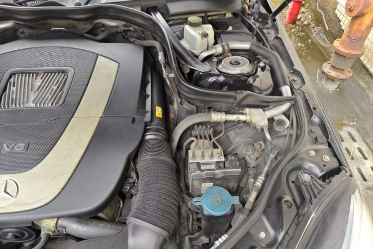 Used Mercedes-Benz E-Class 2012 E 300 L Elegant Model Engine Bay Left
