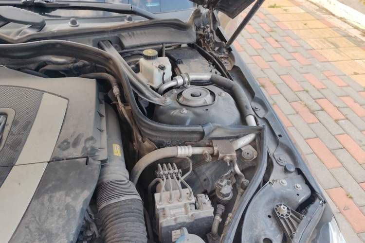 Used Mercedes-Benz E-Class 2012 E 300 L Elegant Model Engine Bay Left