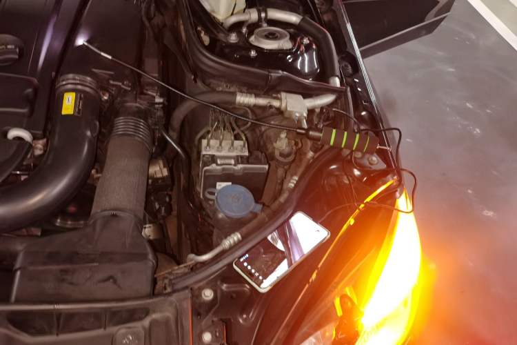 Used Mercedes-Benz E-Class 2012 E 260 L CGI Fashion Model Engine Bay Left