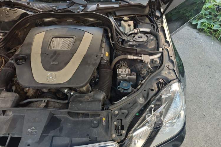 Used Mercedes-Benz E-Class 2012 E 300 L Elegant Model Engine Bay Left