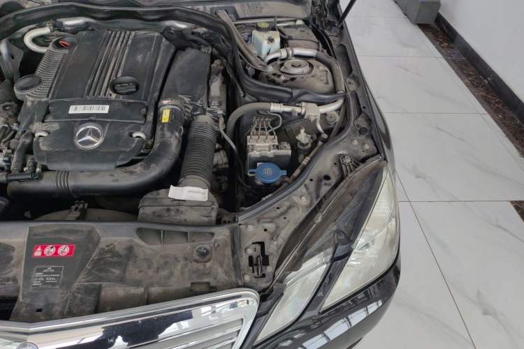 Used Mercedes-Benz E-Class 2012 E 200 L CGI Elegant Model Engine Bay Left