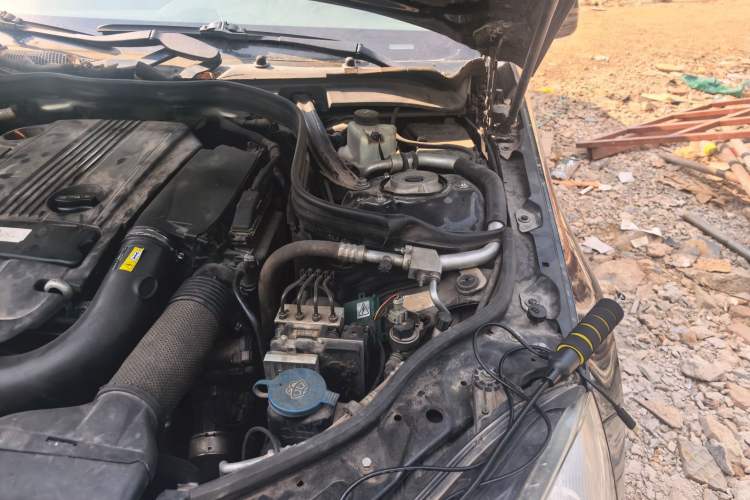 Used Mercedes-Benz E-Class 2012 E 200 L CGI Elegant Model Engine Bay Left