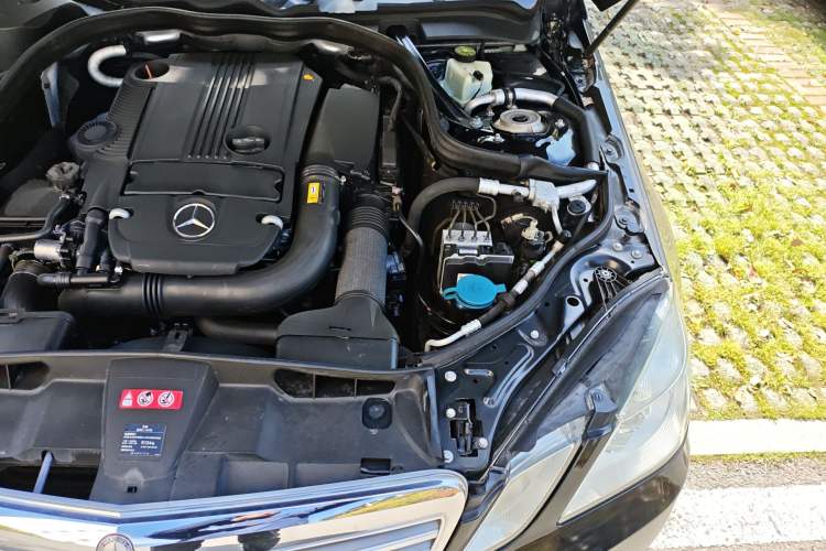 Used Mercedes-Benz E-Class 2012 E 200 L CGI Elegant Model Engine Bay Left