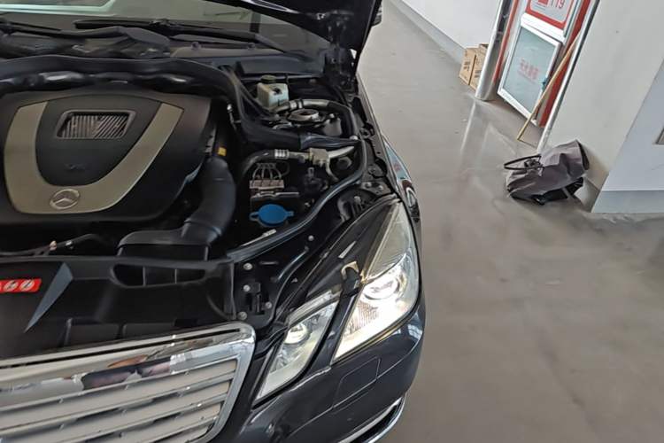 Used Mercedes-Benz E-Class 2012 E 300 L Elegant Model Engine Bay Left