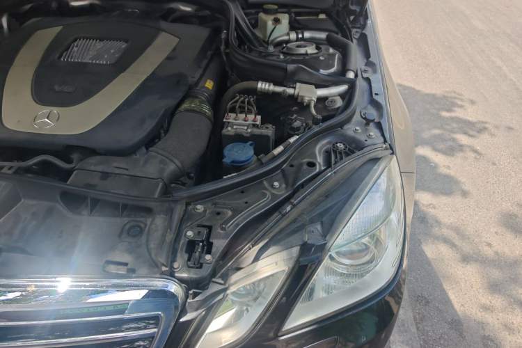 Used Mercedes-Benz E-Class 2012 E 300 L Fashion Model Engine Bay Left