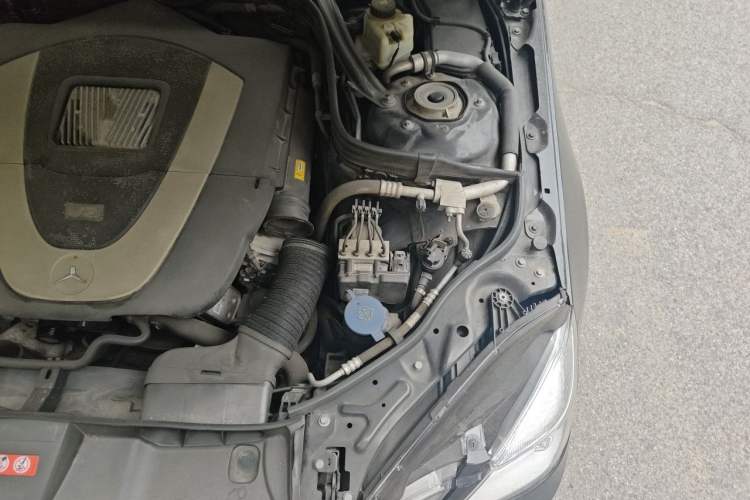Used Mercedes-Benz E-Class  Engine Bay Left