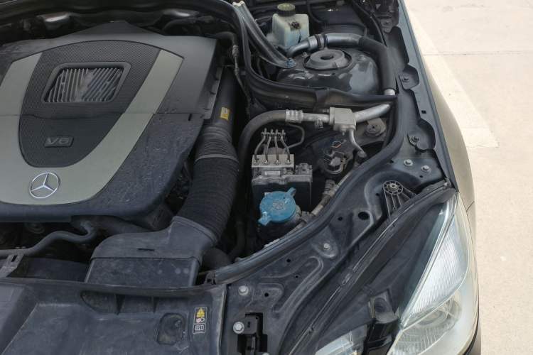 Used Mercedes-Benz E-Class 2012 E 300 L Fashion Model Engine Bay Left