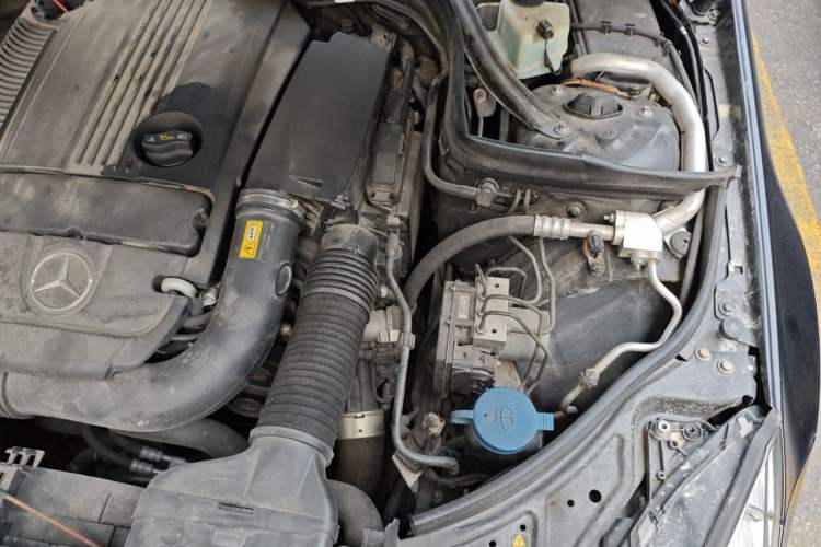 Used Mercedes-Benz E-Class 2012 E 200 CGI Coupe Engine Bay Left