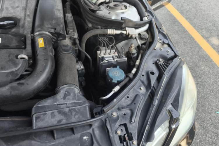 Used Mercedes-Benz E-Class 2012 E 200 L CGI Elegant Model Engine Bay Left