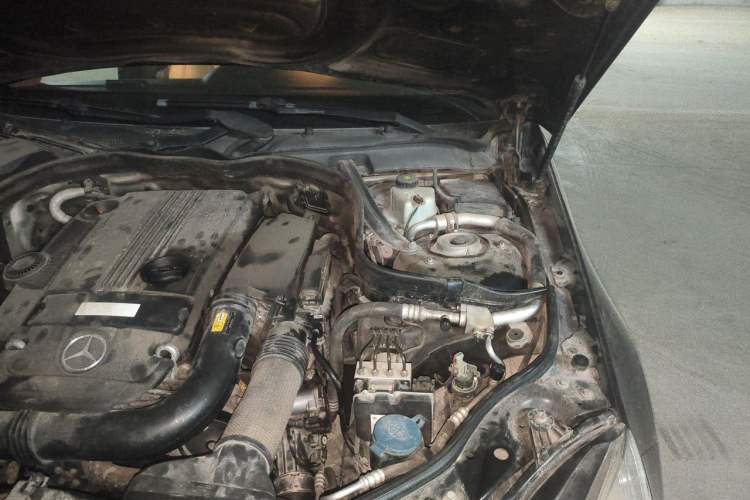 Used Mercedes-Benz E-Class 2012 E 260 L CGI Fashion Model Engine Bay Left