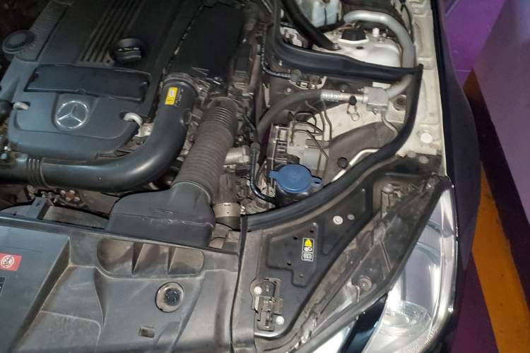 Used Mercedes-Benz E-Class 2012 E 200 CGI Coupe Engine Bay Left