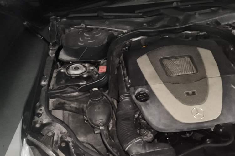 Used Mercedes-Benz E-Class 2012 E 300 L Elegant Model Engine Bay Right