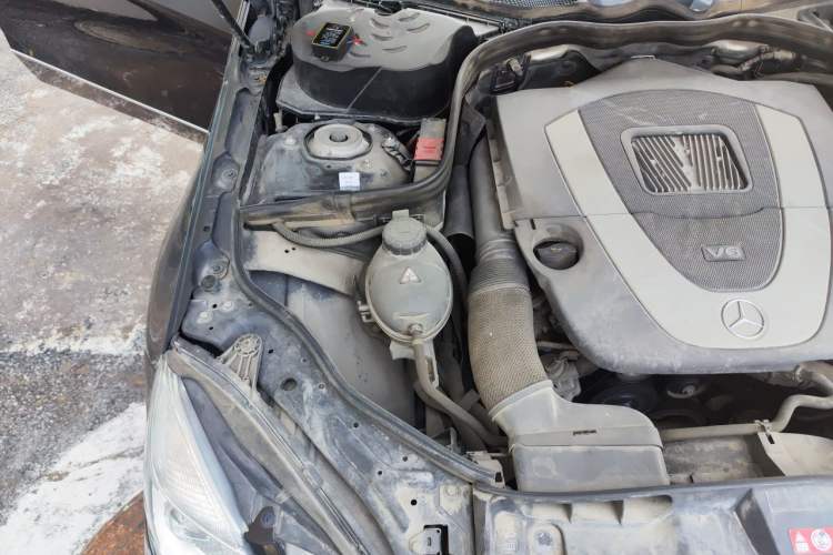Used Mercedes-Benz E-Class 2012 E 300 L Elegant Model Engine Bay Right