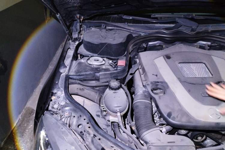 Used Mercedes-Benz E-Class 2012 E 300 L Elegant Model Engine Bay Right