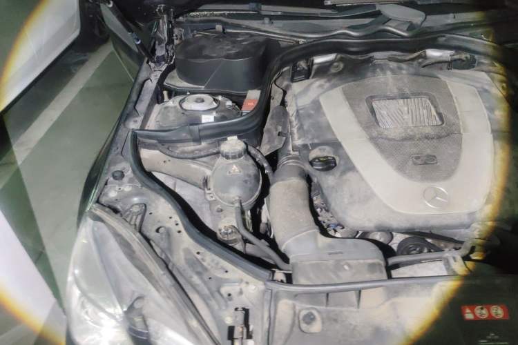 Used Mercedes-Benz E-Class 2012 E 300 L Fashion Model Engine Bay Right