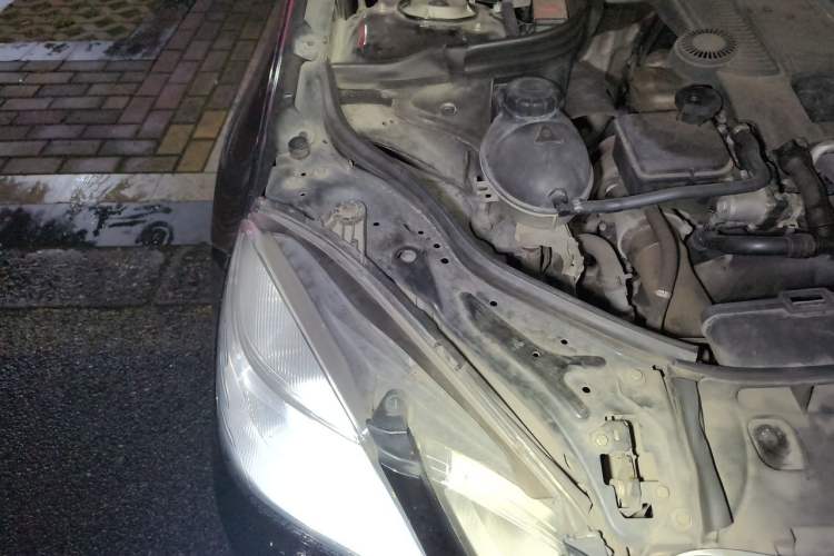 Used Mercedes-Benz E-Class 2012 E 200 L CGI Elegant Model Engine Bay Right