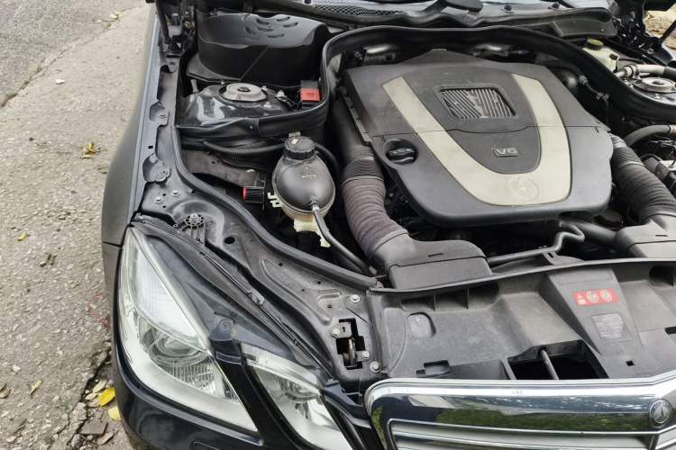 Used Mercedes-Benz E-Class 2012 E 300 L Elegant Model Engine Bay Right