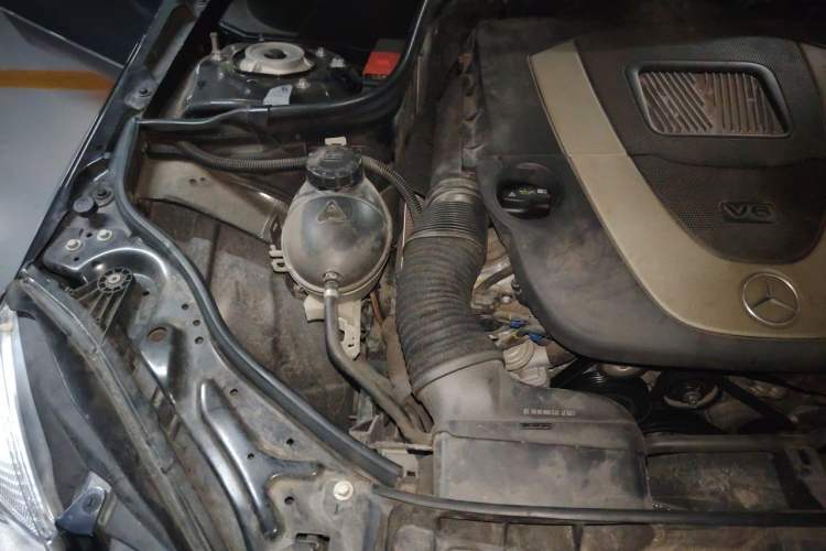 Used Mercedes-Benz E-Class 2012 E 300 L Elegant Model Engine Bay Right