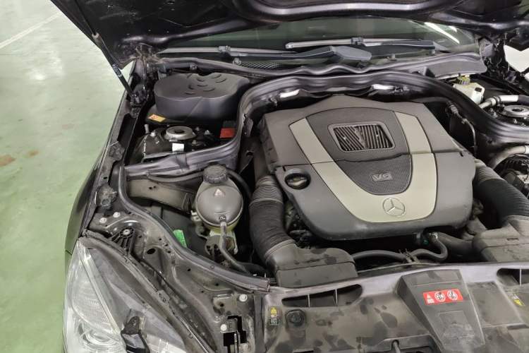 Used Mercedes-Benz E-Class 2012 E 300 L Fashion Model Engine Bay Right