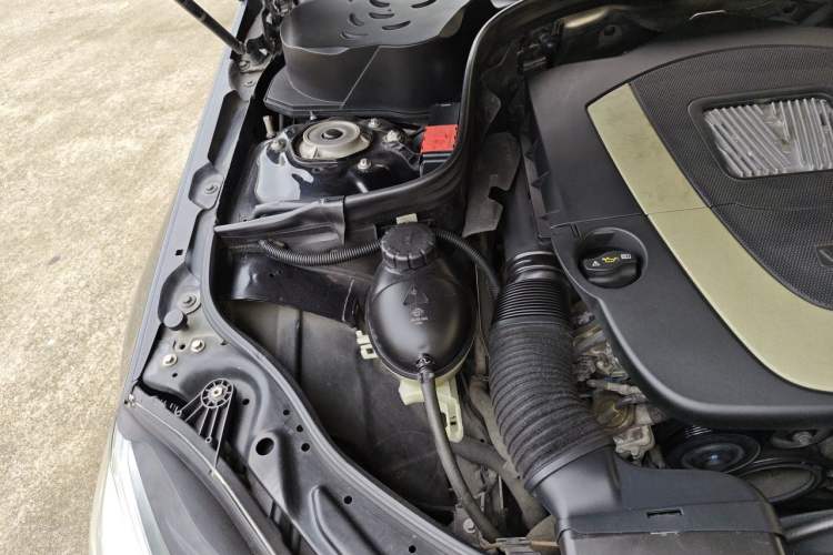 Used Mercedes-Benz E-Class 2012 E 300 L Elegant Model Engine Bay Right