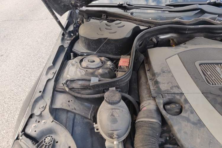 Used Mercedes-Benz E-Class 2012 E 300 L Elegant Model Engine Bay Right