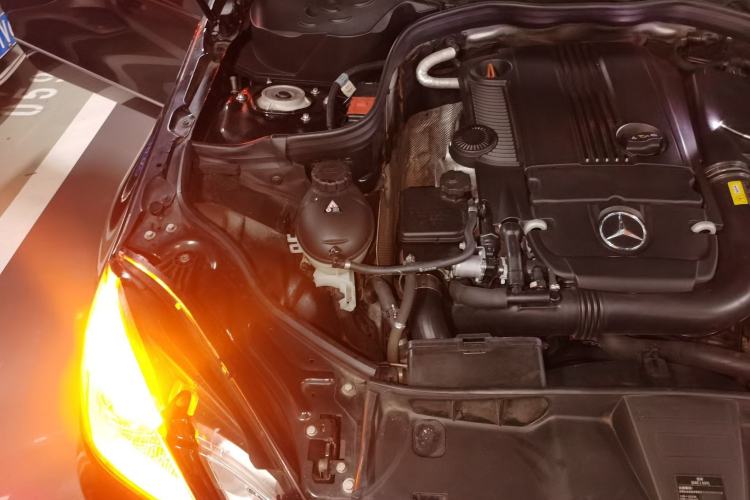 Used Mercedes-Benz E-Class 2012 E 260 L CGI Fashion Model Engine Bay Right
