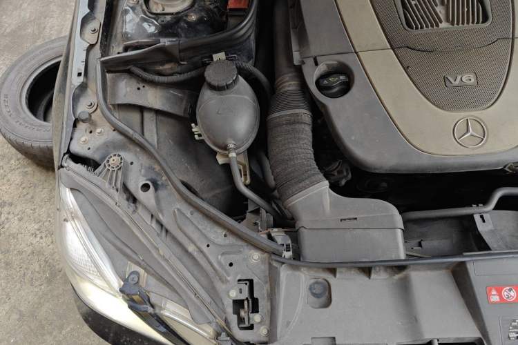 Used Mercedes-Benz E-Class 2012 E 300 L Elegant Model Engine Bay Right