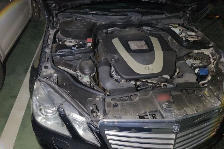 Used Mercedes-Benz E-Class 2012 E 300 L Elegant Model Engine Bay Right