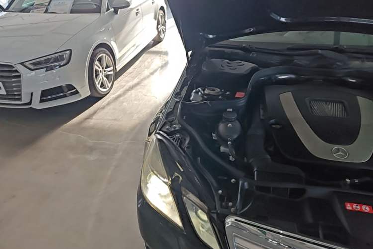 Used Mercedes-Benz E-Class 2012 E 300 L Elegant Model Engine Bay Right