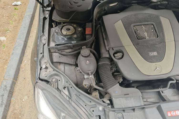Used Mercedes-Benz E-Class  Engine Bay Right