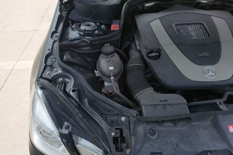 Used Mercedes-Benz E-Class 2012 E 300 L Fashion Model Engine Bay Right