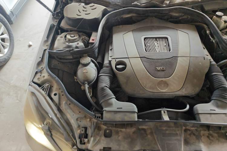 Used Mercedes-Benz E-Class 2012 E 300 L Elegant Model Engine Bay Right