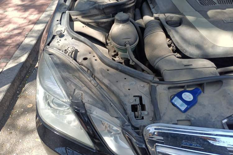 Used Mercedes-Benz E-Class 2012 E 300 L Elegant Model Engine Bay Right