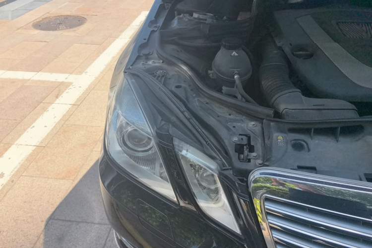 Used Mercedes-Benz E-Class 2012 E 300 L Elegant Model Engine Bay Right