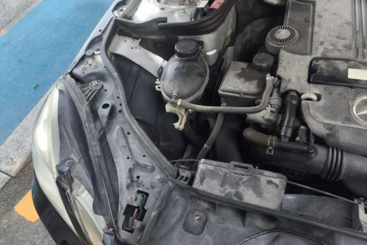 Used Mercedes-Benz E-Class 2012 E 200 L CGI Elegant Model Engine Bay Right