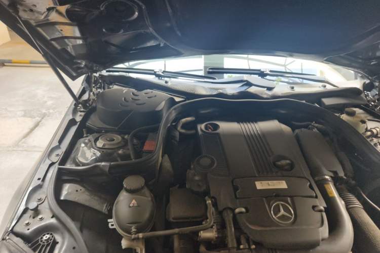 Used Mercedes-Benz E-Class 2012 E 260 L CGI Fashion Model Engine Bay Right