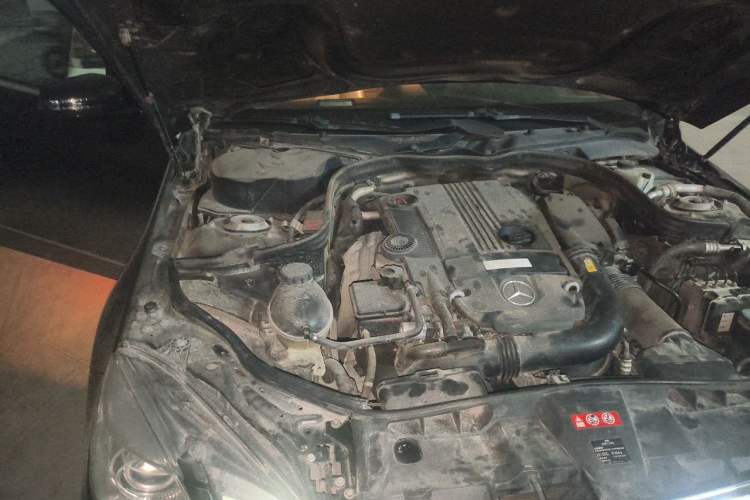 Used Mercedes-Benz E-Class 2012 E 260 L CGI Fashion Model Engine Bay Right
