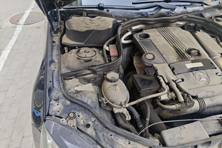 Used Mercedes-Benz E-Class 2012 E 260 L CGI Fashion Model Engine Bay Right
