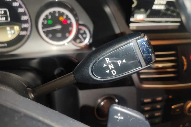 Used Mercedes-Benz E-Class 2012 E 300 L Fashion Model Gear Lever