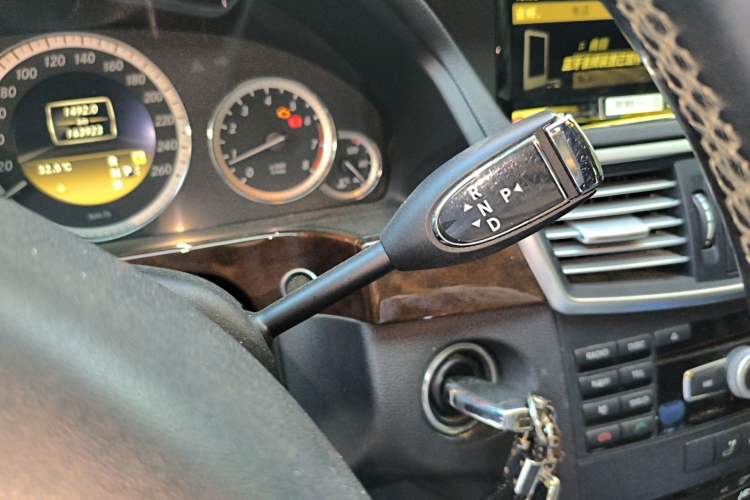 Used Mercedes-Benz E-Class 2012 E 200 L CGI Elegant Model Gear Lever
