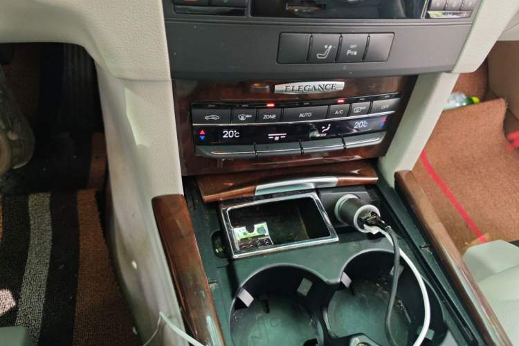 Used Mercedes-Benz E-Class 2012 E 200 L CGI Elegant Model Gear Lever