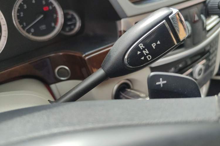 Used Mercedes-Benz E-Class 2012 E 300 L Elegant Model Gear Lever