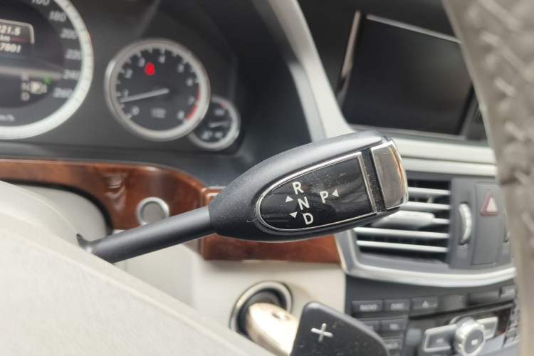 Used Mercedes-Benz E-Class 2012 E 260 L CGI Fashion Model Gear Lever