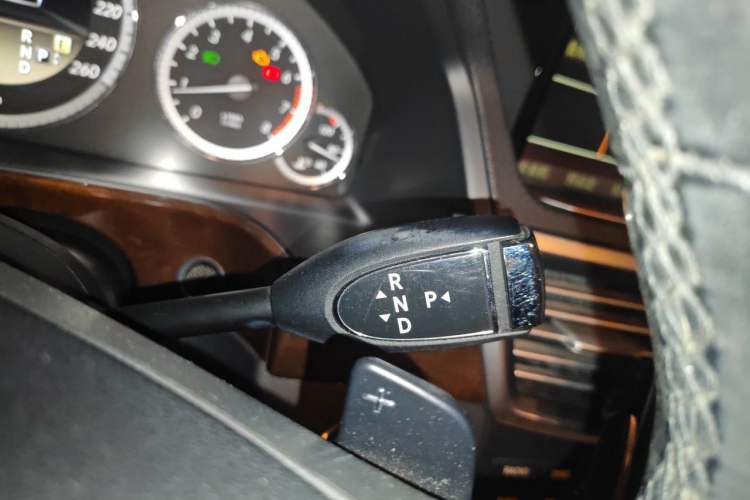 Used Mercedes-Benz E-Class 2012 E 200 L CGI Elegant Model Gear Lever