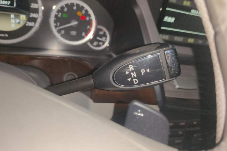 Used Mercedes-Benz E-Class 2012 E 300 L Elegant Model Gear Lever