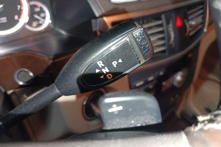 Used Mercedes-Benz E-Class 2012 E 200 L CGI Elegant Model Gear Lever