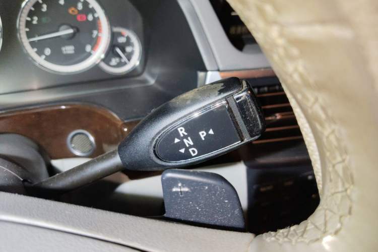 Used Mercedes-Benz E-Class 2012 E 300 L Elegant Model Gear Lever