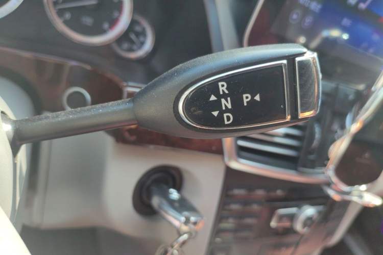 Used Mercedes-Benz E-Class 2012 E 300 L Elegant Model Gear Lever