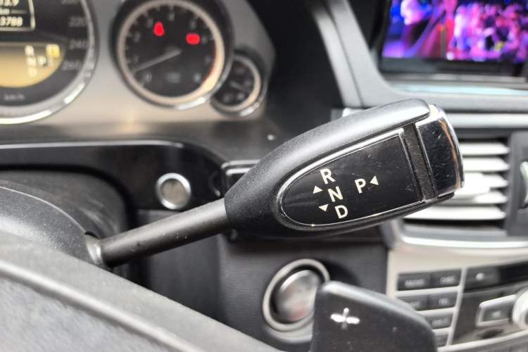 Used Mercedes-Benz E-Class 2012 E 300 L Fashion Model Gear Lever