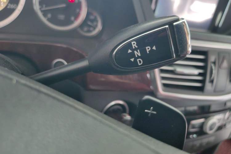 Used Mercedes-Benz E-Class 2012 E 200 L CGI Elegant Model Gear Lever
